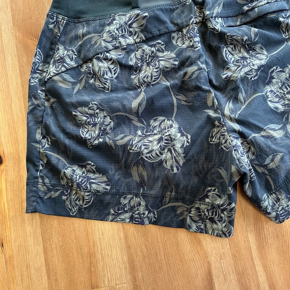 Athleta Trekkie North Printed Shorts Women's 4 Ripstop Stretch Waist Zip Pockets - Picture 11 of 16
